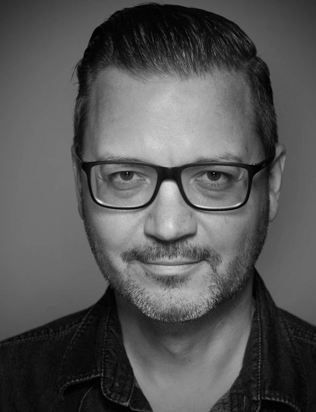 beauty dish straight on mono